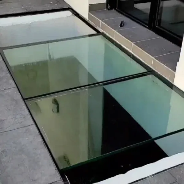 Piso de vidrio templado de seguridad en Córdoba